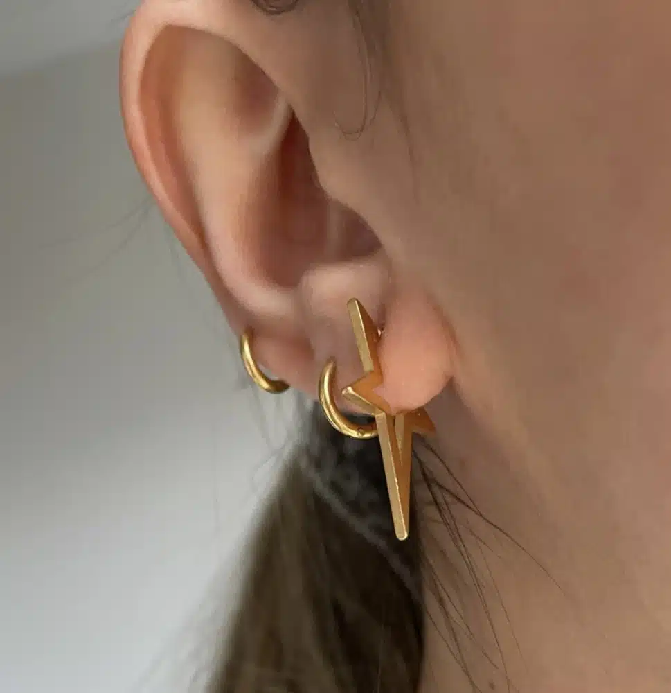 Pendientes dorados Rockstar de Concdecool