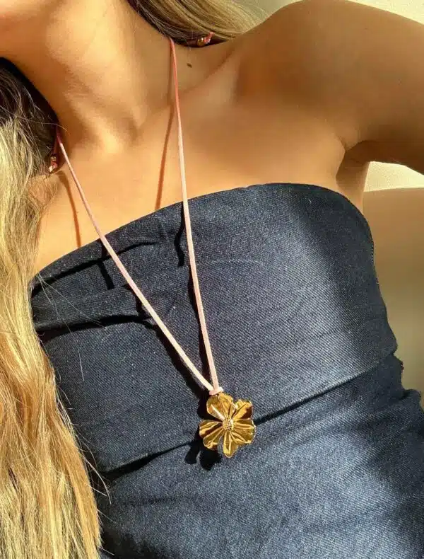 Collar Aurora dorado de ConCdeCOOL