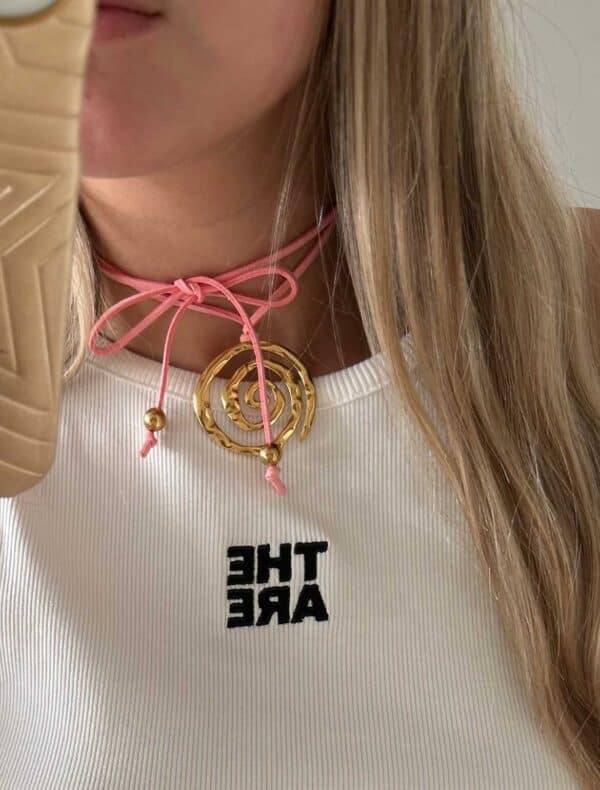 Collar dorado Helios de ConCdeCOOL