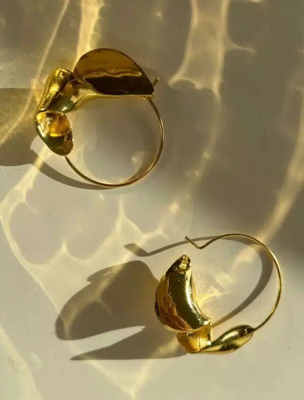Pendientes Gaia dorado de ConCdeCOOL